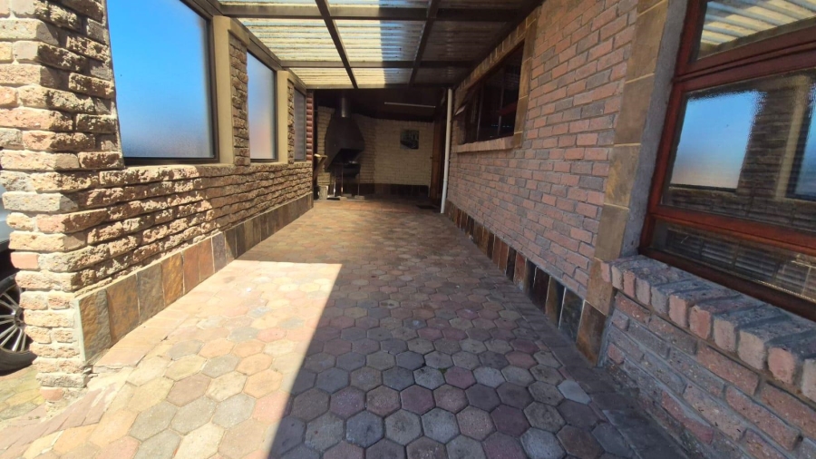 To Let 2 Bedroom Property for Rent in Dana Bay Western Cape